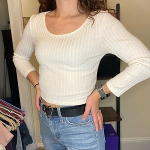 White scoop neck 3/4 sleeve crop top